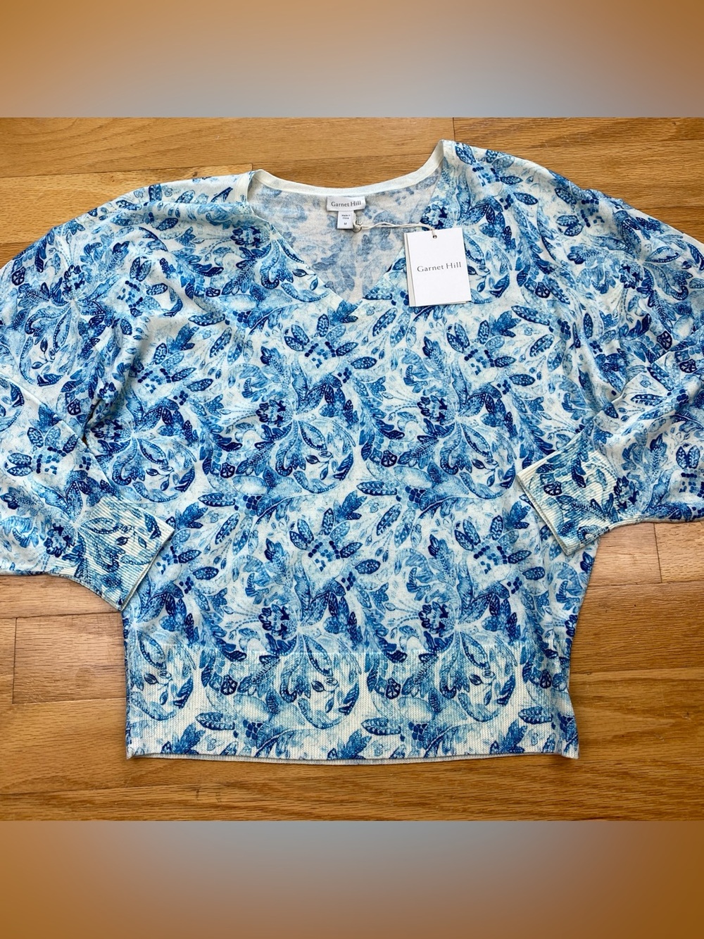 NEW! GARNET HILL 100% Merino Wool Sweater Womens Size M Blue White Floral